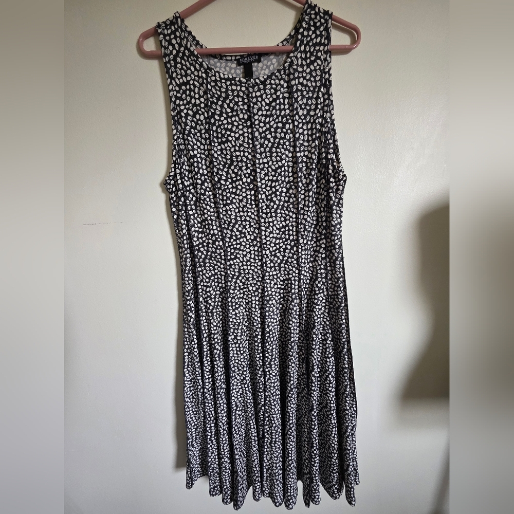 MIX AND MATCH 5/25$ Black and White Sleeveless Midi Sundress